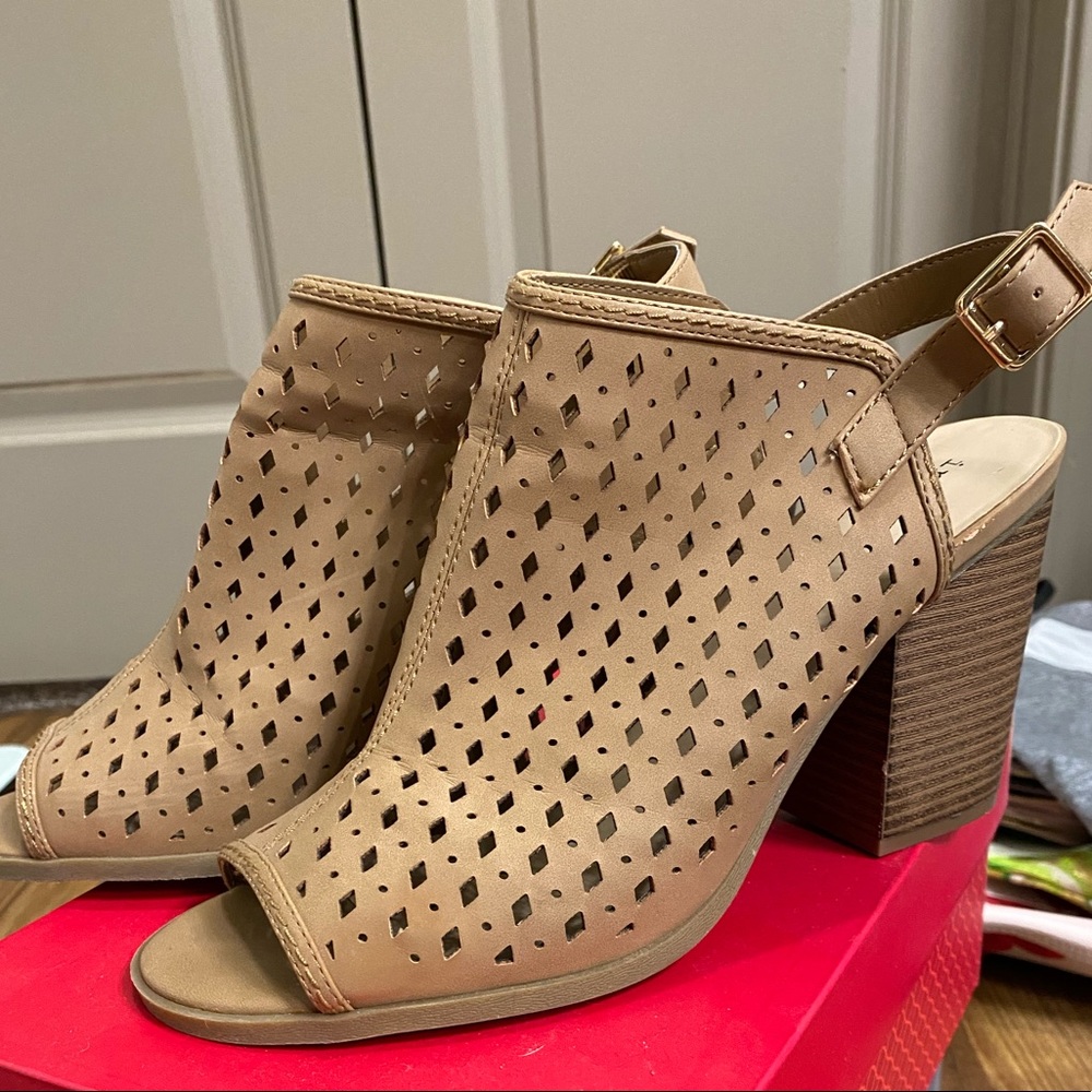 Peep toe heels
